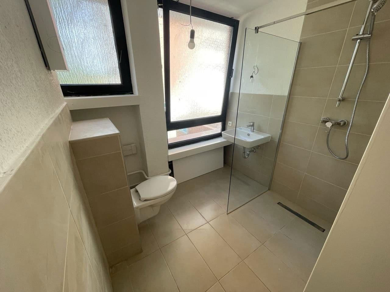 Prodej bytu 4+1 99 m², Erich-Ollenhauer-Straße, Düsseldorf, Severní Porýní-Vestfálsko Prodej bytu 4+1 99 m², Erich-Ollenhauer-Straße, Düsseldorf, Severní Porýní-Vestfálsko
