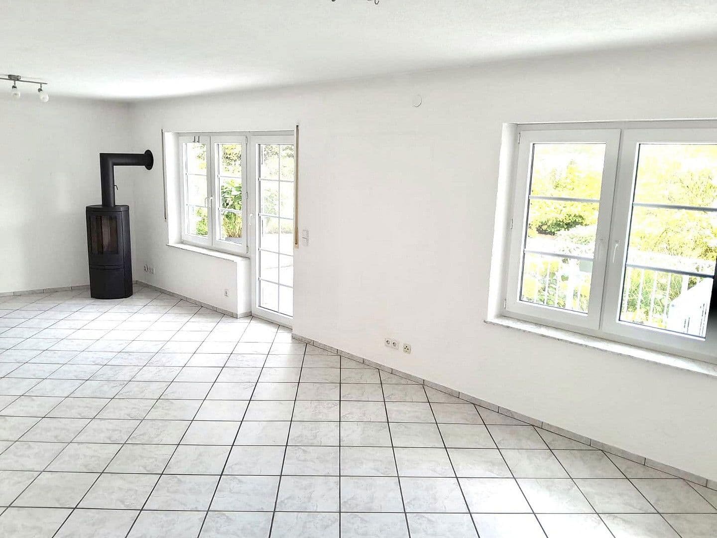 Prodej domu 210 m², pozemek 304 m², Kraichtal, Bádensko-Württembersko Prodej domu 210 m², pozemek 304 m², Kraichtal, Bádensko-Württembersko
