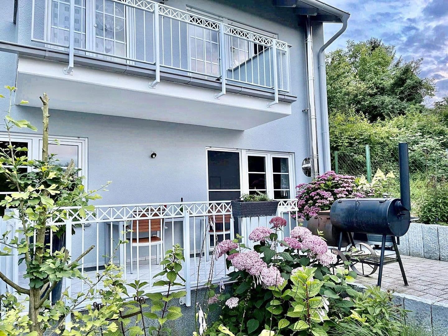Prodej domu 210 m², pozemek 304 m², Kraichtal, Bádensko-Württembersko Prodej domu 210 m², pozemek 304 m², Kraichtal, Bádensko-Württembersko