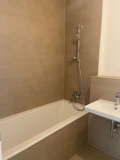 Pronájem bytu 2+1 70 m², Berlin, Berlín Pronájem bytu 2+1 70 m², Berlin, Berlín