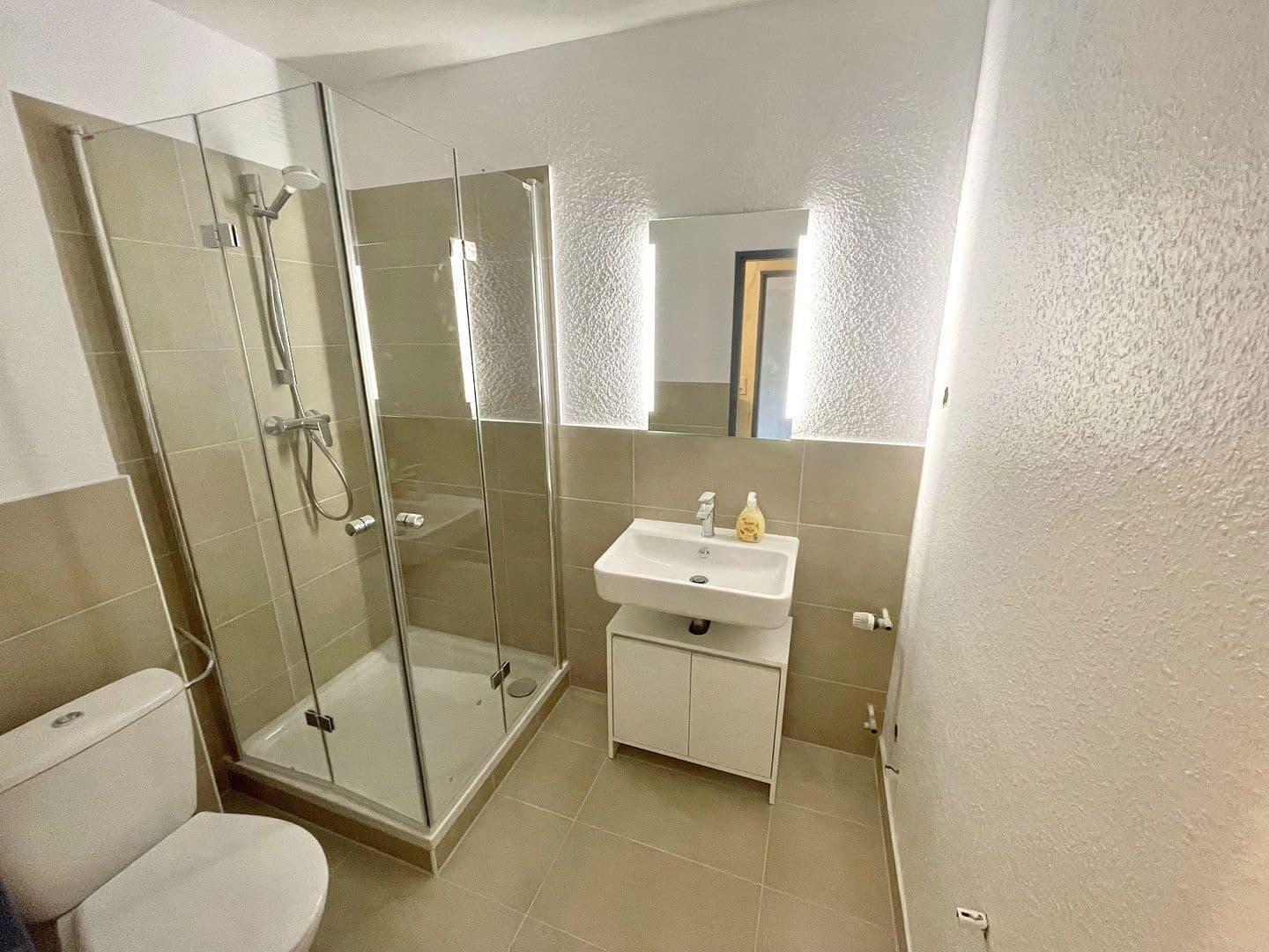 Prodej bytu 1+kk 28 m², Erich-Ollenhauer-Straße, Düsseldorf, Severní Porýní-Vestfálsko Prodej bytu 1+kk 28 m², Erich-Ollenhauer-Straße, Düsseldorf, Severní Porýní-Vestfálsko