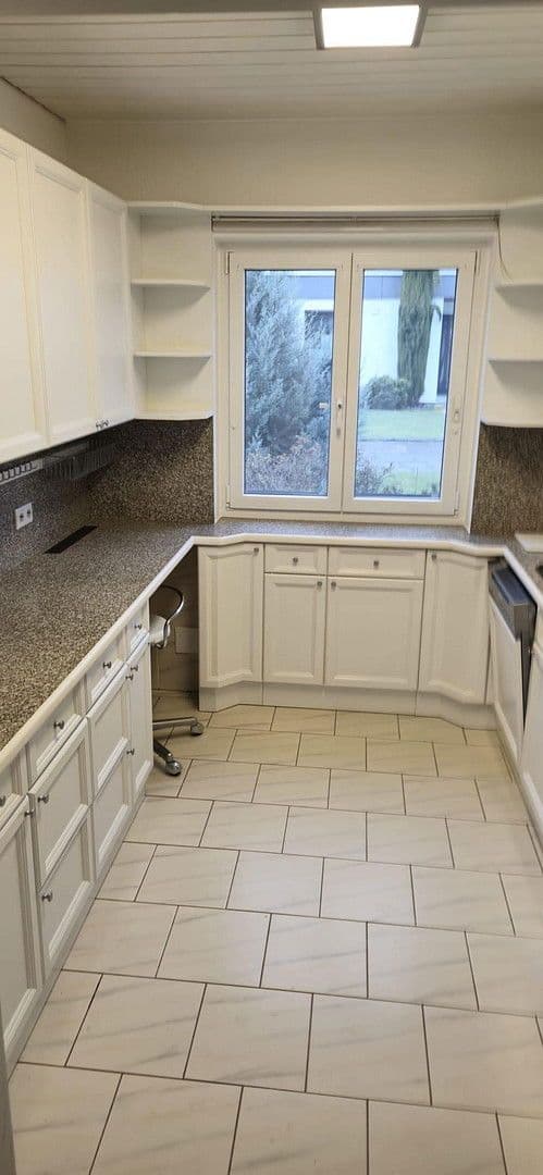 Pronájem domu 130 m², pozemek 435 m², Sterntalerweg 6, Köln - Rodenkirchen, Severní Porýní-Vestfálsko Pronájem domu 130 m², pozemek 435 m², Sterntalerweg 6, Köln - Rodenkirchen, Severní Porýní-Vestfálsko