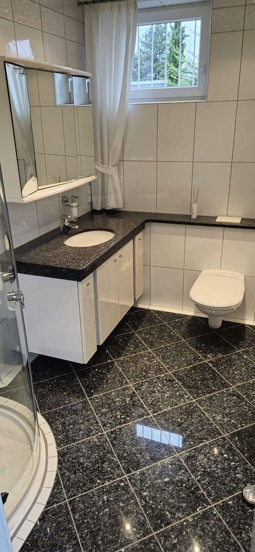 Pronájem domu 130 m², pozemek 435 m², Sterntalerweg 6, Köln - Rodenkirchen, Severní Porýní-Vestfálsko Pronájem domu 130 m², pozemek 435 m², Sterntalerweg 6, Köln - Rodenkirchen, Severní Porýní-Vestfálsko