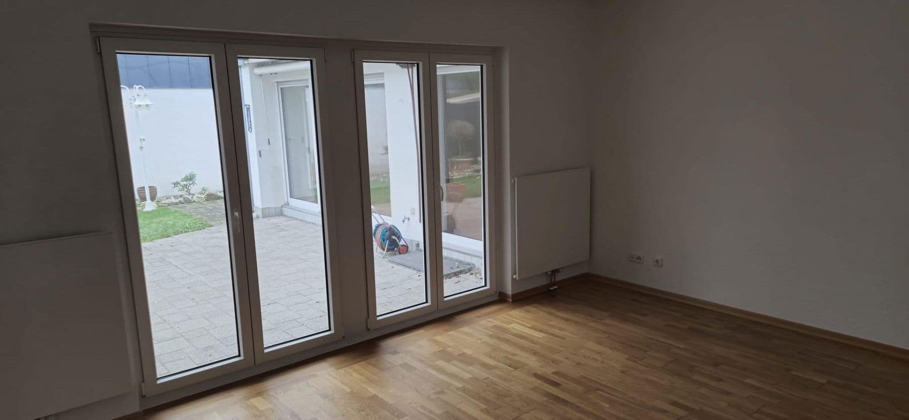 Pronájem domu 130 m², pozemek 435 m², Sterntalerweg 6, Köln - Rodenkirchen, Severní Porýní-Vestfálsko Pronájem domu 130 m², pozemek 435 m², Sterntalerweg 6, Köln - Rodenkirchen, Severní Porýní-Vestfálsko