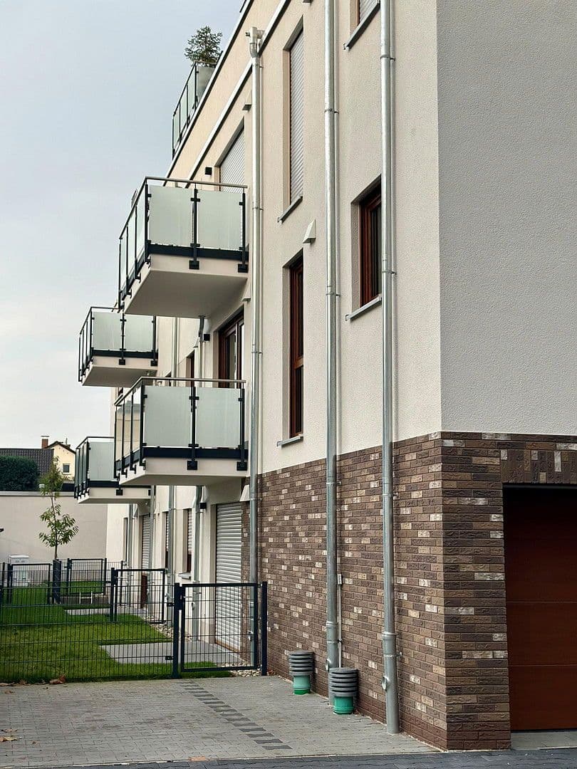 Pronájem bytu 2+1 44 m², Frankfurt, Hessen Pronájem bytu 2+1 44 m², Frankfurt, Hessen