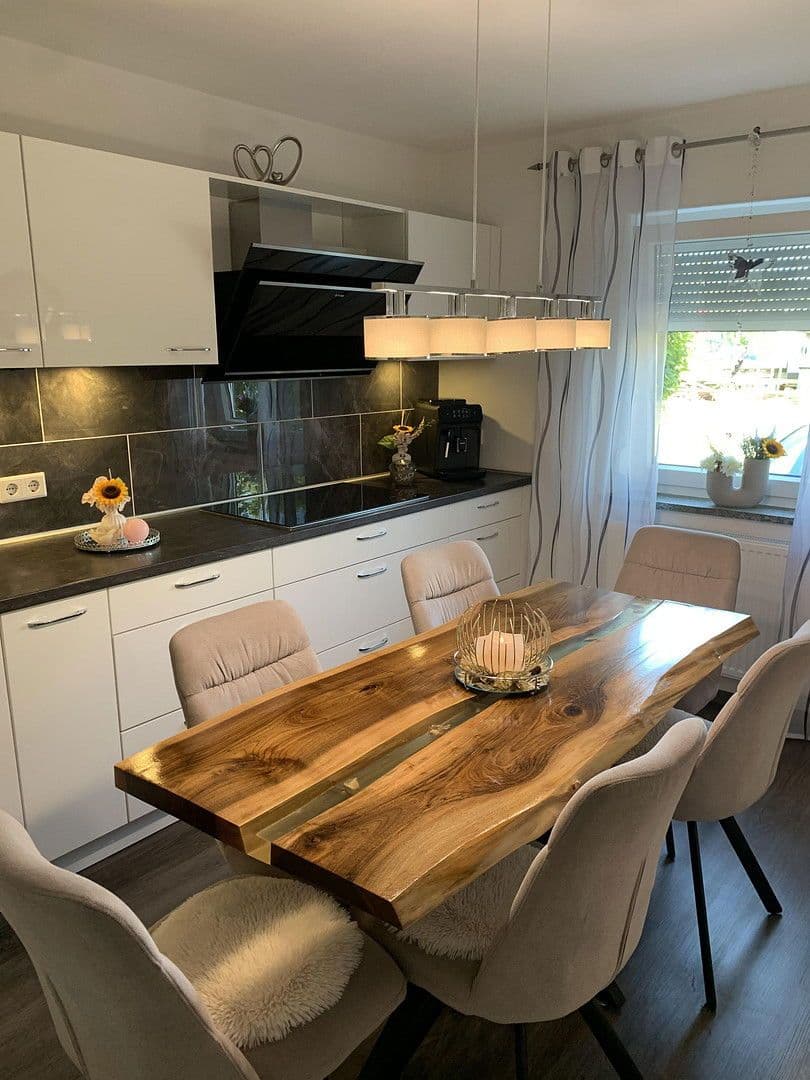 Prodej domu 110 m², pozemek 226 m², Isny im Allgäu, Bádensko-Württembersko Prodej domu 110 m², pozemek 226 m², Isny im Allgäu, Bádensko-Württembersko