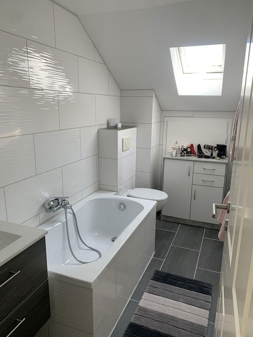 Prodej domu 110 m², pozemek 226 m², Isny im Allgäu, Bádensko-Württembersko Prodej domu 110 m², pozemek 226 m², Isny im Allgäu, Bádensko-Württembersko