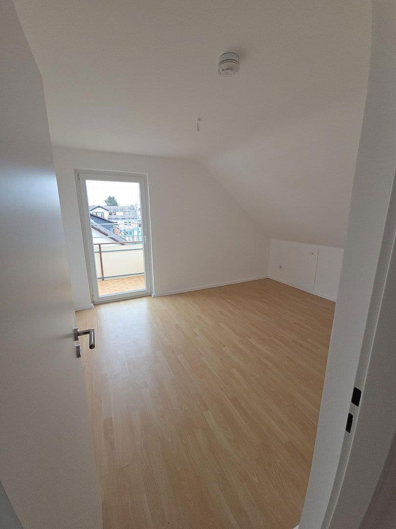 Pronájem bytu 3+1 60 m², Mörfelden-Walldorf, Hessen Pronájem bytu 3+1 60 m², Mörfelden-Walldorf, Hessen