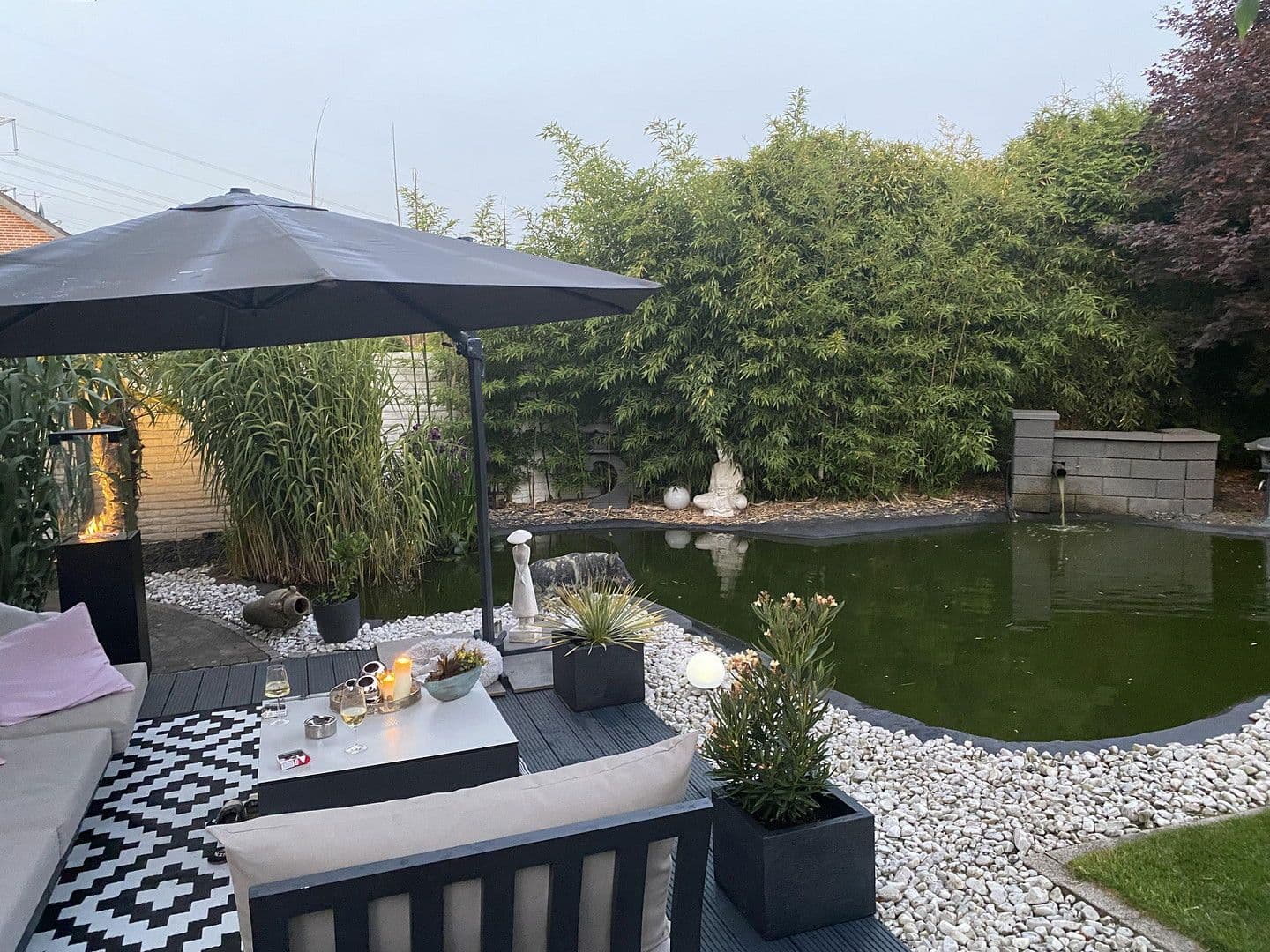 Prodej domu 220 m², pozemek 1.000 m², Voerde (Niederrhein), Severní Porýní-Vestfálsko Prodej domu 220 m², pozemek 1.000 m², Voerde (Niederrhein), Severní Porýní-Vestfálsko