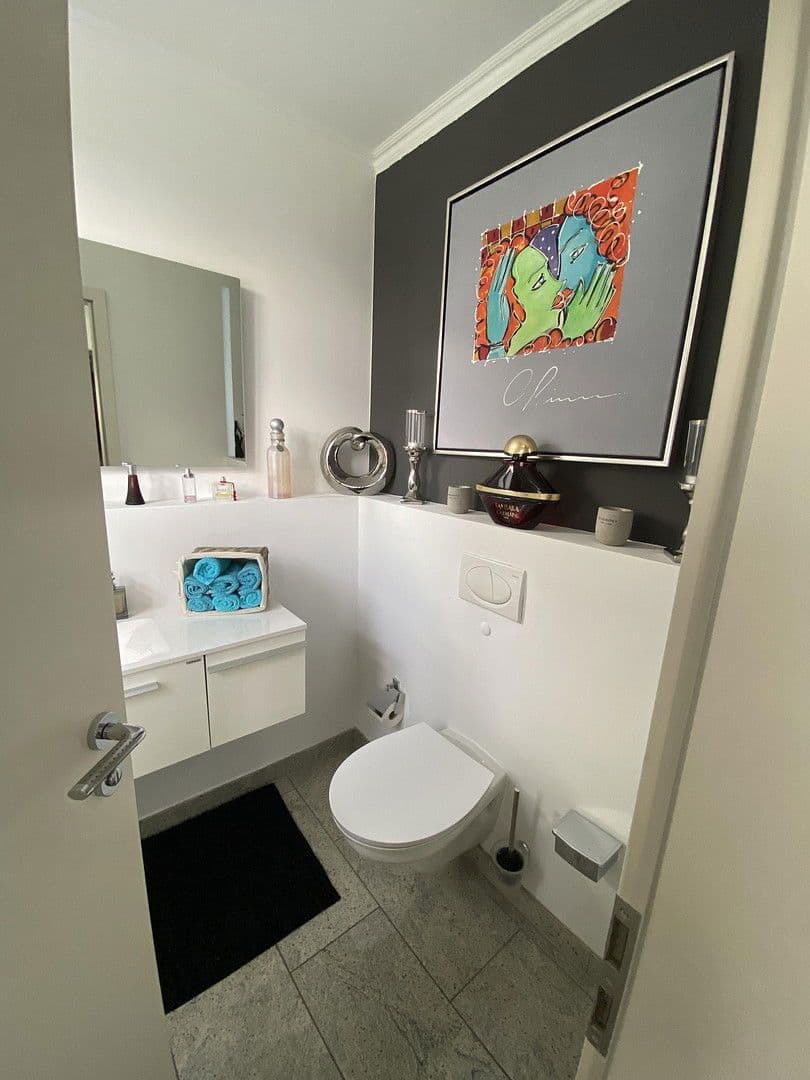 Prodej domu 220 m², pozemek 1.000 m², Voerde (Niederrhein), Severní Porýní-Vestfálsko Prodej domu 220 m², pozemek 1.000 m², Voerde (Niederrhein), Severní Porýní-Vestfálsko