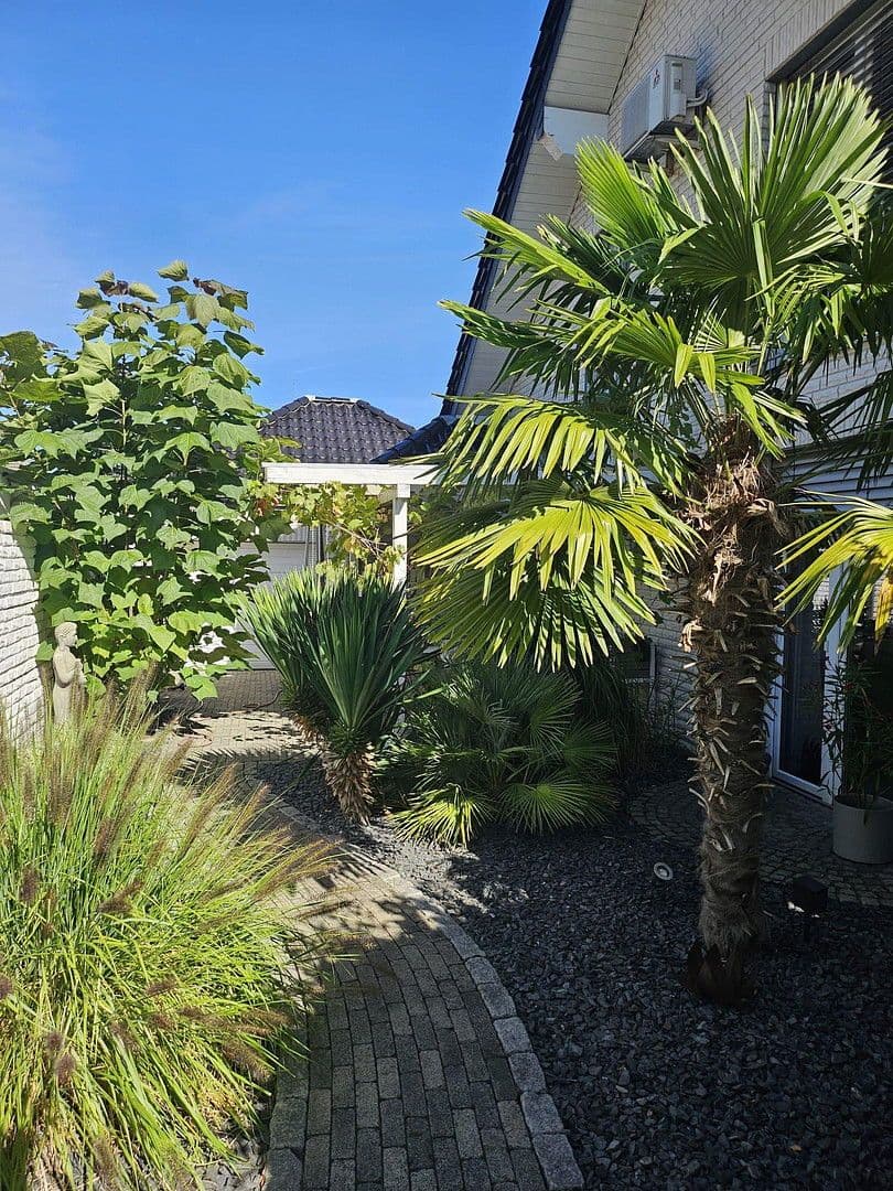 Prodej domu 220 m², pozemek 1.000 m², Voerde (Niederrhein), Severní Porýní-Vestfálsko Prodej domu 220 m², pozemek 1.000 m², Voerde (Niederrhein), Severní Porýní-Vestfálsko