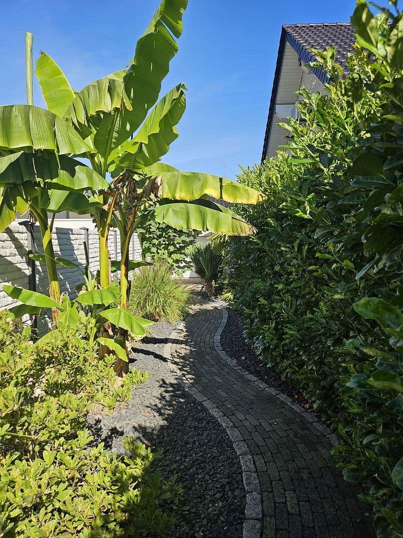 Prodej domu 220 m², pozemek 1.000 m², Voerde (Niederrhein), Severní Porýní-Vestfálsko Prodej domu 220 m², pozemek 1.000 m², Voerde (Niederrhein), Severní Porýní-Vestfálsko