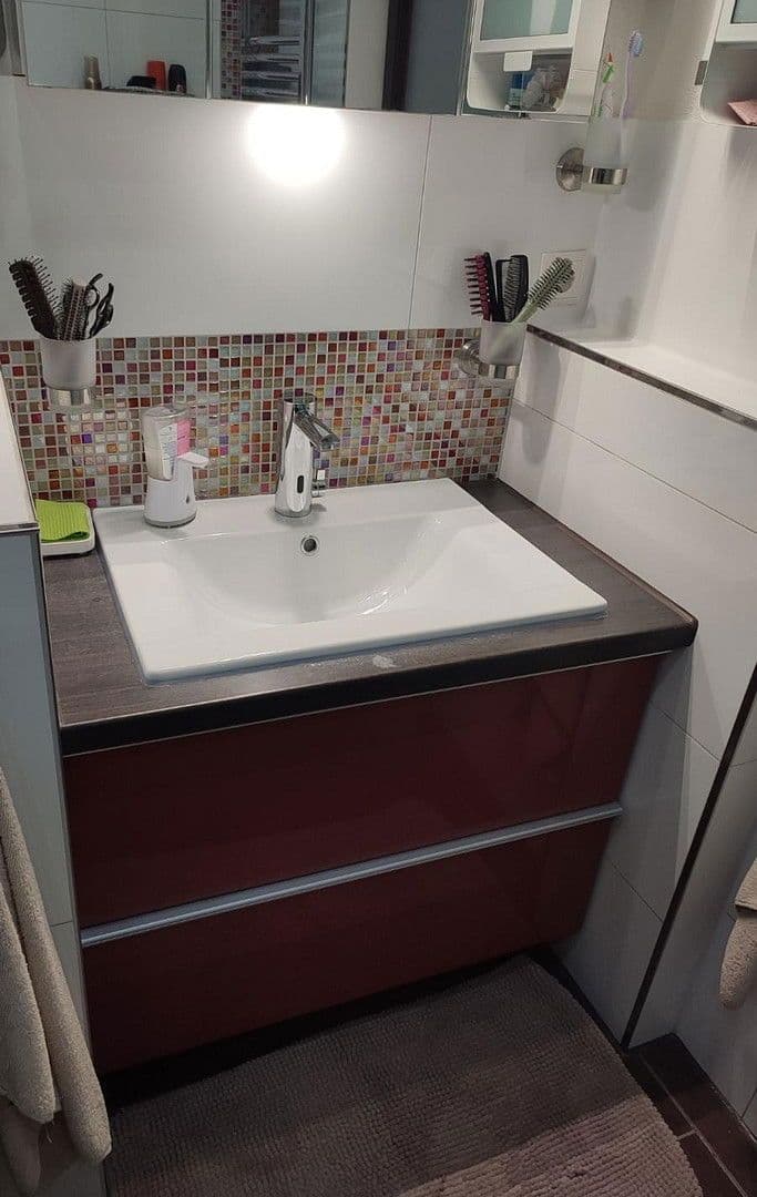 Prodej domu 85 m², pozemek 99 m², Lauffen am Neckar, Bádensko-Württembersko Prodej domu 85 m², pozemek 99 m², Lauffen am Neckar, Bádensko-Württembersko