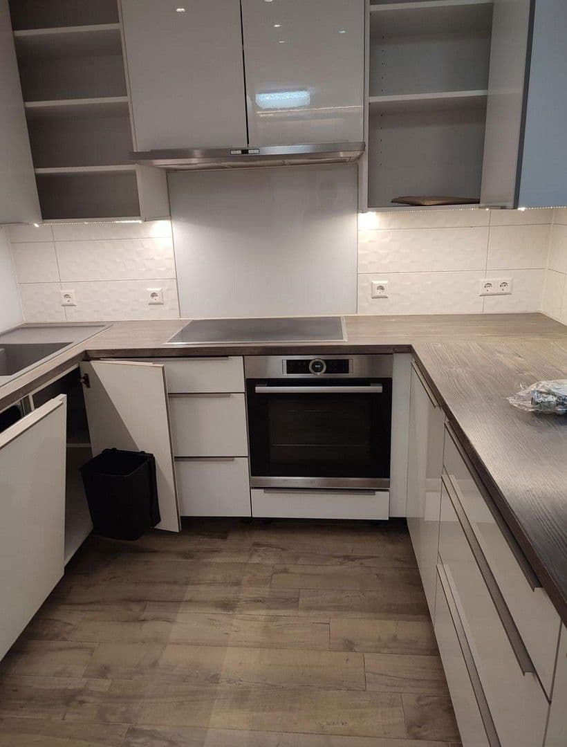 Prodej domu 85 m², pozemek 99 m², Lauffen am Neckar, Bádensko-Württembersko Prodej domu 85 m², pozemek 99 m², Lauffen am Neckar, Bádensko-Württembersko