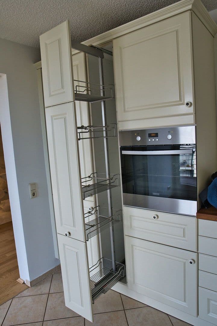 Pronájem bytu 3+1 114 m², Wilhelm-von-Capitaine Strasse 18, Köln, Severní Porýní-Vestfálsko Pronájem bytu 3+1 114 m², Wilhelm-von-Capitaine Strasse 18, Köln, Severní Porýní-Vestfálsko