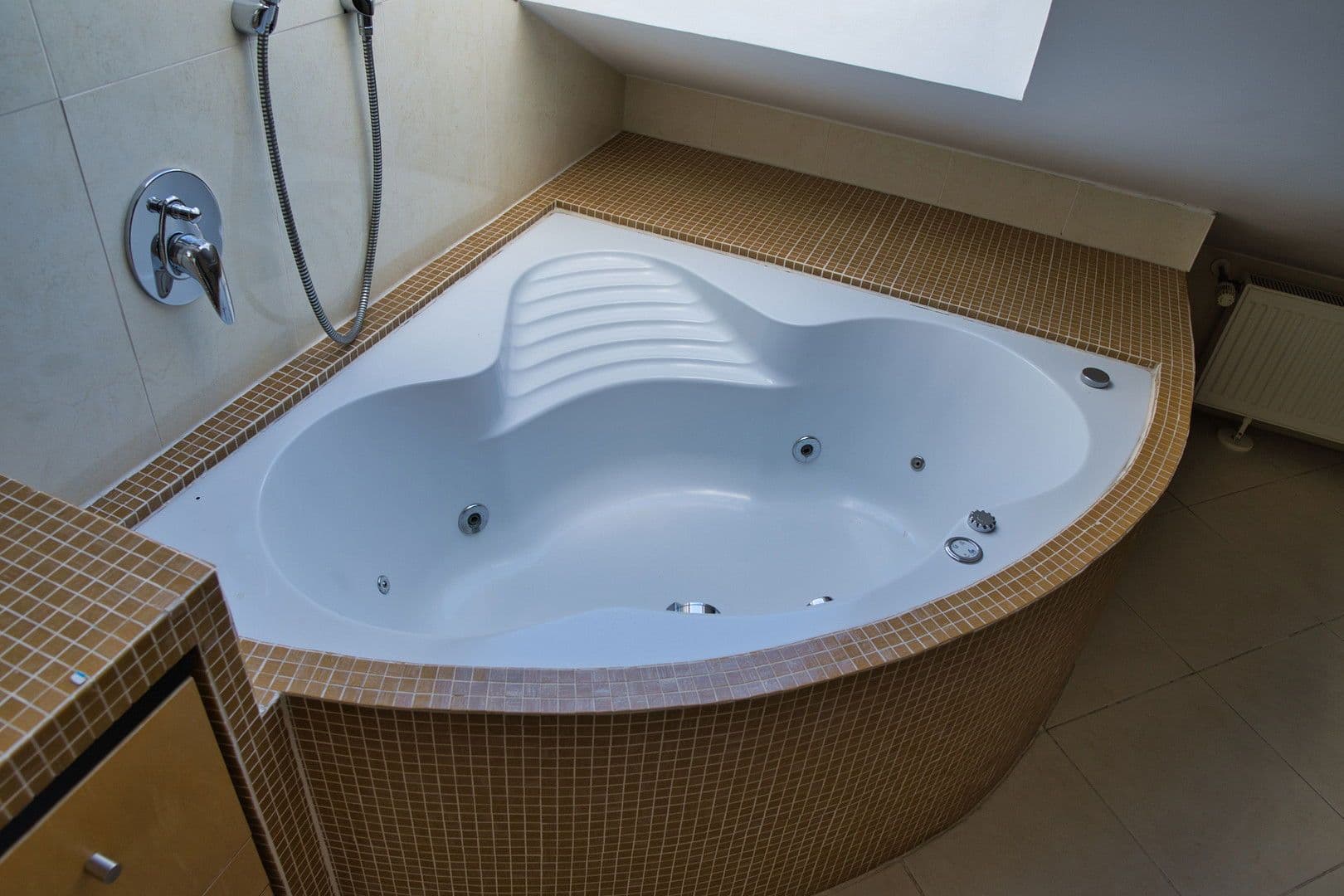 Pronájem bytu 3+1 114 m², Wilhelm-von-Capitaine Strasse 18, Köln, Severní Porýní-Vestfálsko Pronájem bytu 3+1 114 m², Wilhelm-von-Capitaine Strasse 18, Köln, Severní Porýní-Vestfálsko