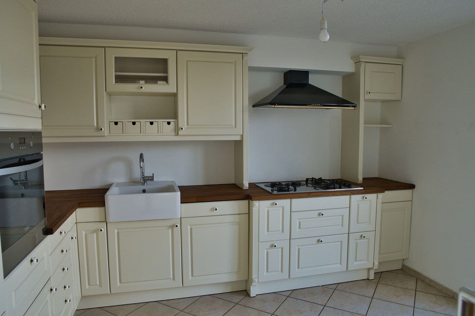 Pronájem bytu 3+1 114 m², Wilhelm-von-Capitaine Strasse 18, Köln, Severní Porýní-Vestfálsko Pronájem bytu 3+1 114 m², Wilhelm-von-Capitaine Strasse 18, Köln, Severní Porýní-Vestfálsko