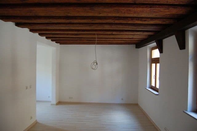 Pronájem domu 102 m², pozemek 98 m², Kuttlerstr. 15, Erlangen, Bavorsko Pronájem domu 102 m², pozemek 98 m², Kuttlerstr. 15, Erlangen, Bavorsko