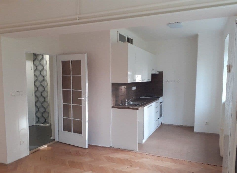 Prodej bytu 1+kk 35 m², Plk. B. Petroviče, Dobříš, Středočeský kraj Prodej bytu 1+kk 35 m², Plk. B. Petroviče, Dobříš, Středočeský kraj