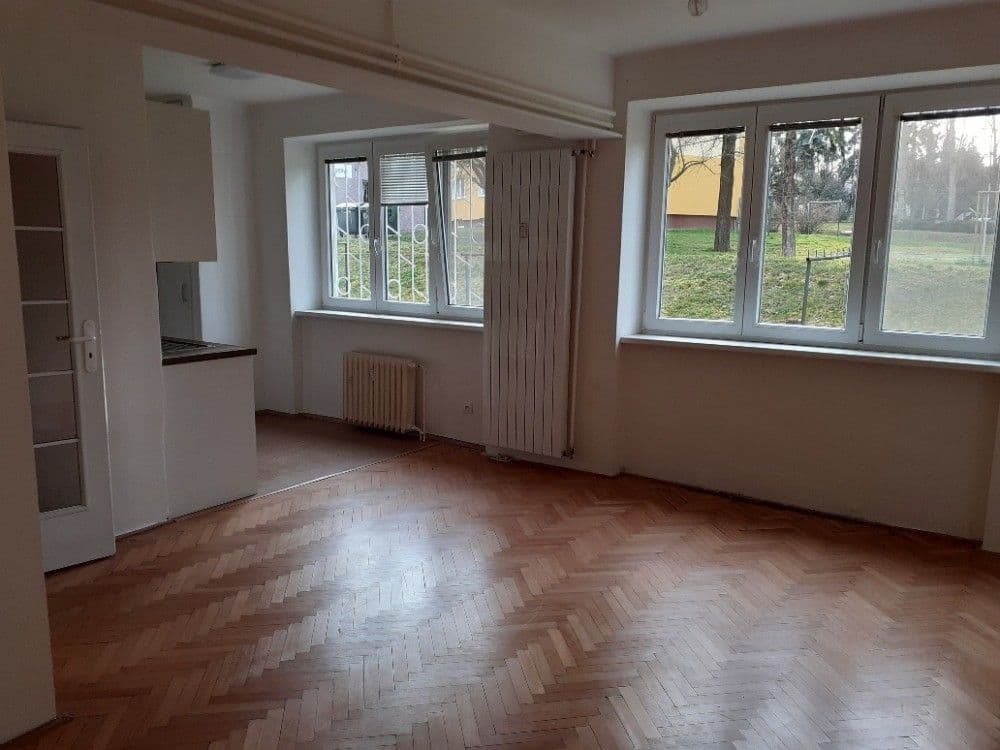 Prodej bytu 1+kk 35 m², Plk. B. Petroviče, Dobříš, Středočeský kraj Prodej bytu 1+kk 35 m², Plk. B. Petroviče, Dobříš, Středočeský kraj
