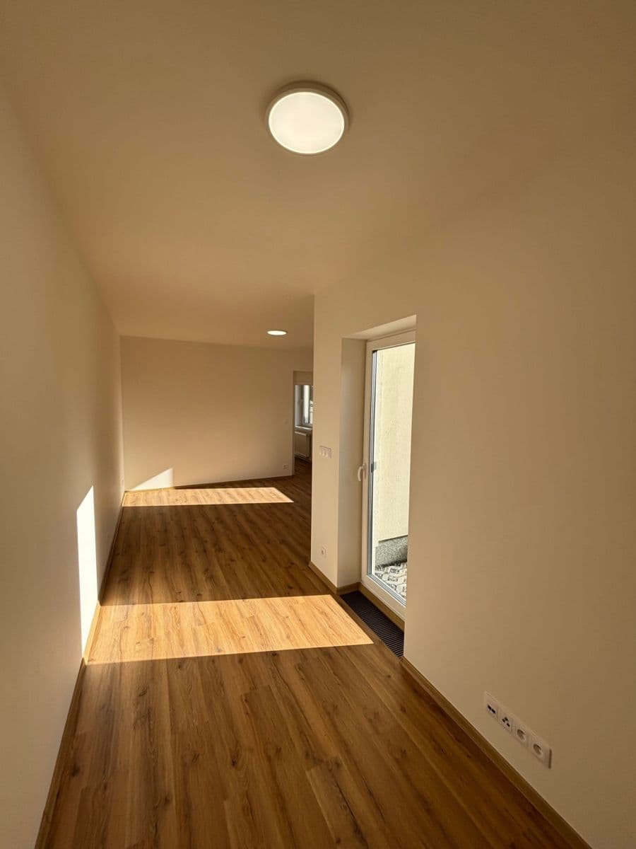 Pronájem bytu 2+kk 57 m², Široká, Říčany, Středočeský kraj Pronájem bytu 2+kk 57 m², Široká, Říčany, Středočeský kraj