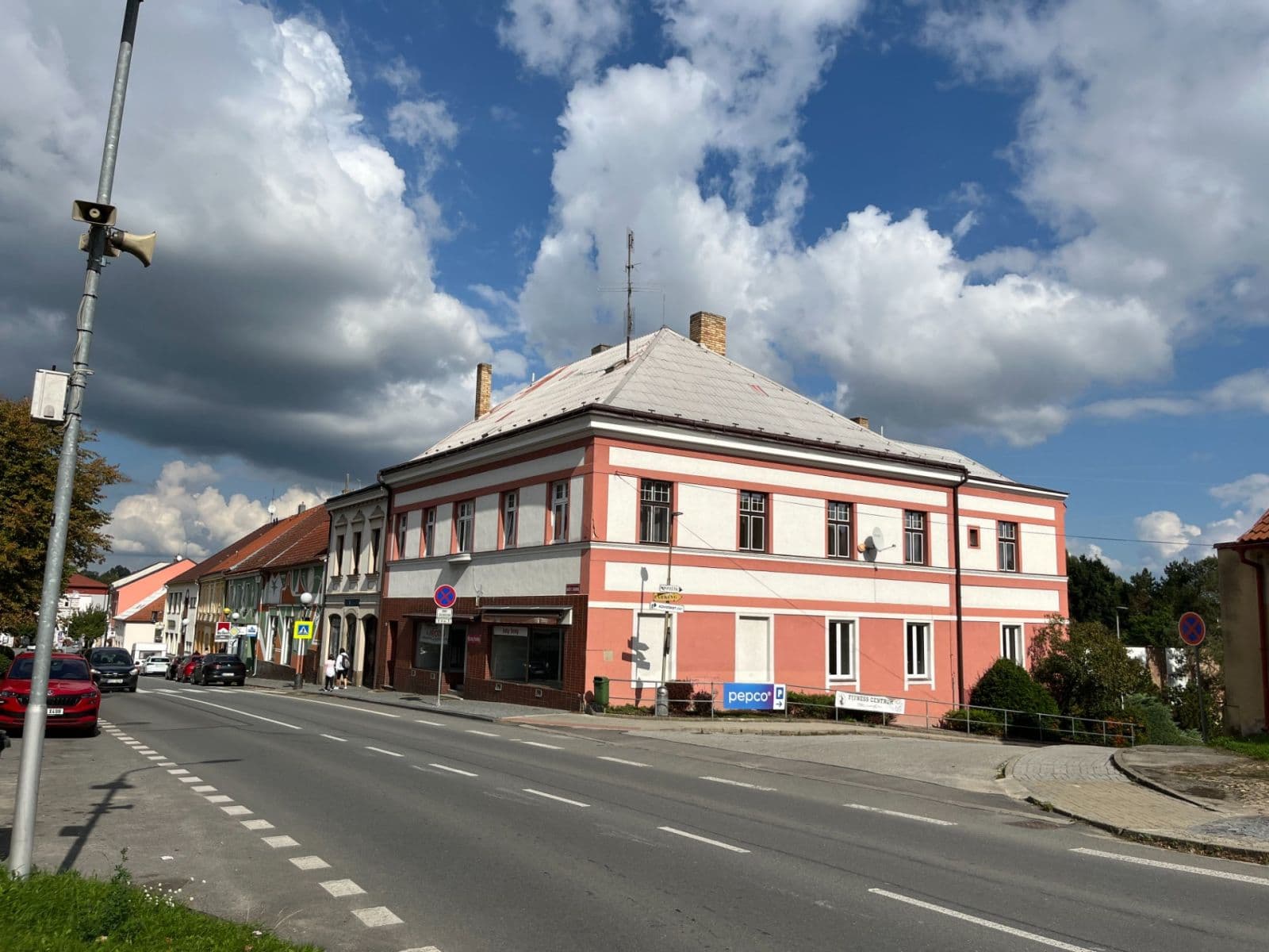 Prodej domu 360 m², pozemek 418 m², náměstí T. G. Masaryka, Veselí nad Lužnicí, Jihočeský kraj Prodej domu 360 m², pozemek 418 m², náměstí T. G. Masaryka, Veselí nad Lužnicí, Jihočeský kraj