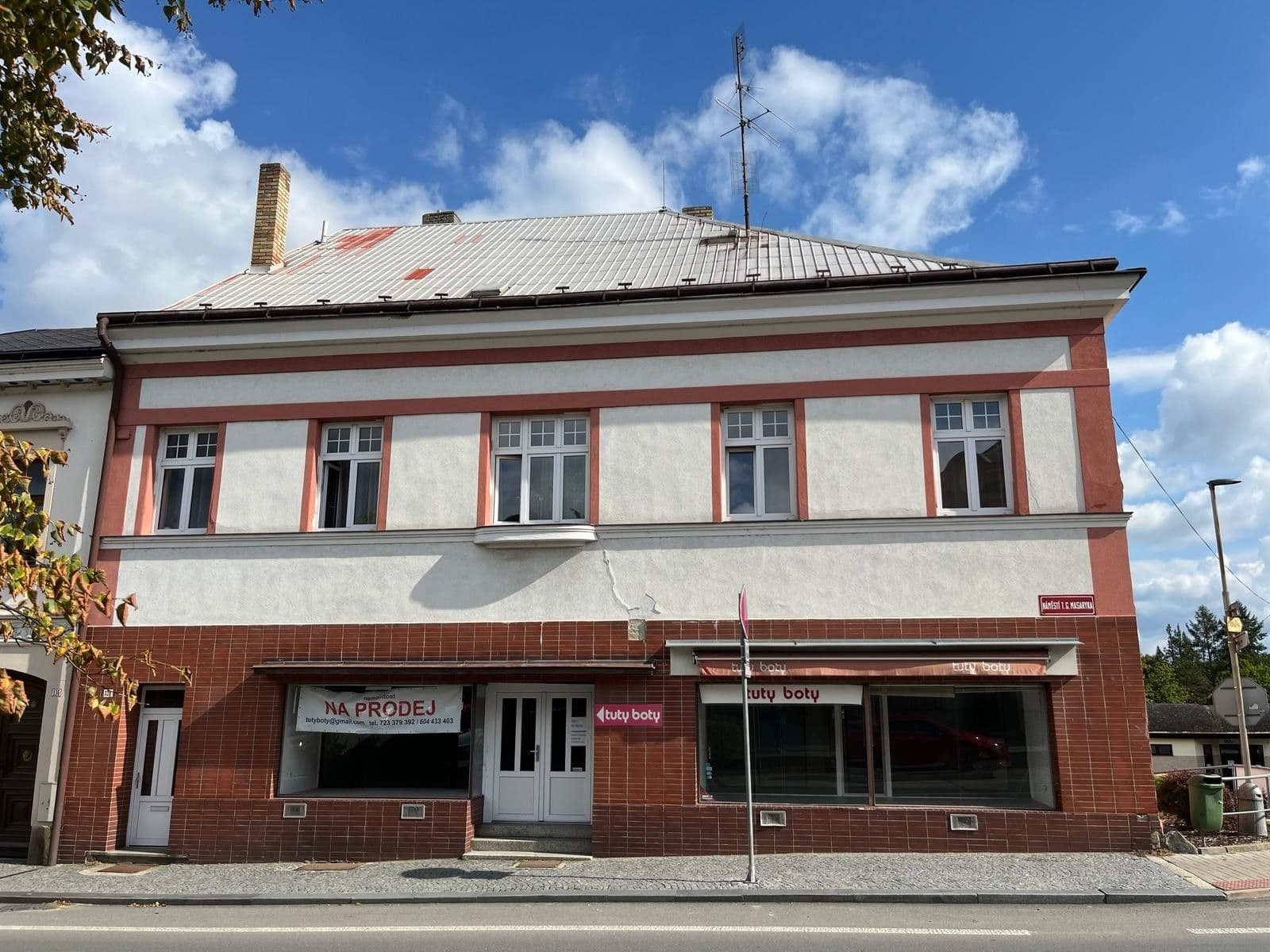 Prodej domu 360 m², pozemek 418 m², náměstí T. G. Masaryka, Veselí nad Lužnicí, Jihočeský kraj Prodej domu 360 m², pozemek 418 m², náměstí T. G. Masaryka, Veselí nad Lužnicí, Jihočeský kraj