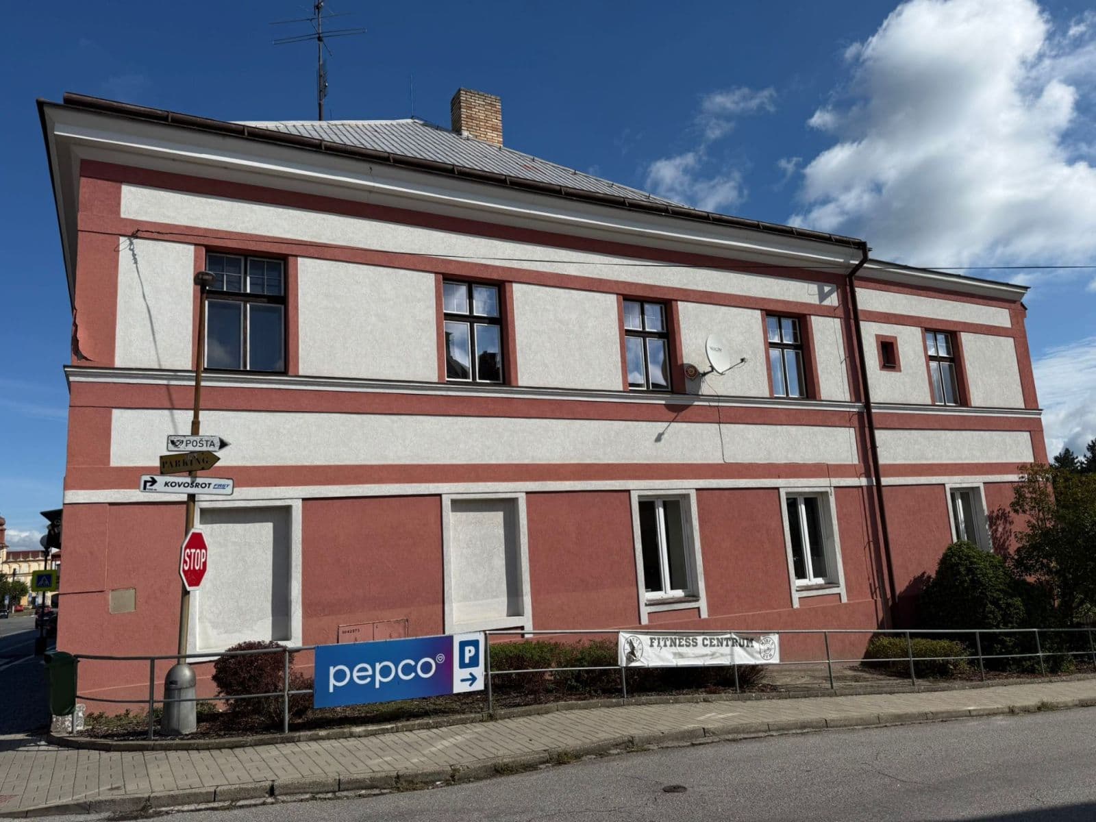 Prodej domu 360 m², pozemek 418 m², náměstí T. G. Masaryka, Veselí nad Lužnicí, Jihočeský kraj Prodej domu 360 m², pozemek 418 m², náměstí T. G. Masaryka, Veselí nad Lužnicí, Jihočeský kraj