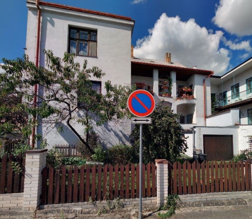 Prodej domu 360 m², pozemek 418 m², náměstí T. G. Masaryka, Veselí nad Lužnicí, Jihočeský kraj Prodej domu 360 m², pozemek 418 m², náměstí T. G. Masaryka, Veselí nad Lužnicí, Jihočeský kraj