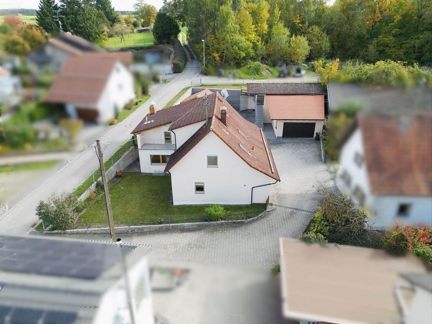 Prodej domu 160 m², pozemek 771 m², Bergmannstraße 16, Au in der Hallertau, Bavorsko Prodej domu 160 m², pozemek 771 m², Bergmannstraße 16, Au in der Hallertau, Bavorsko