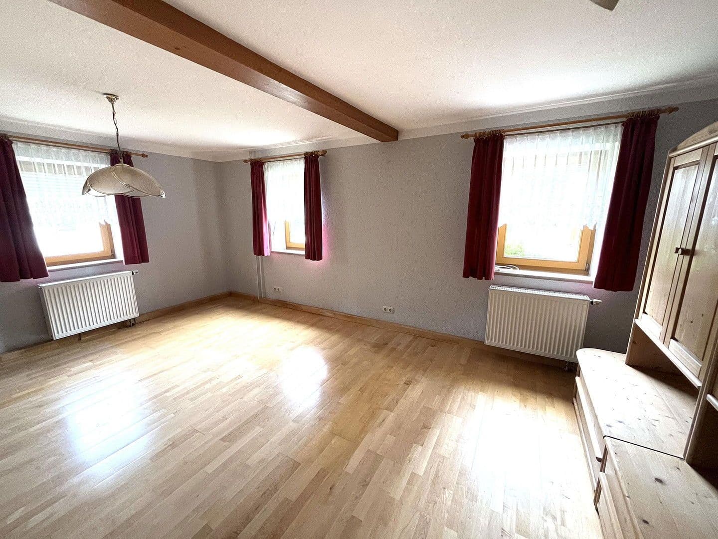 Prodej domu 160 m², pozemek 771 m², Bergmannstraße 16, Au in der Hallertau, Bavorsko Prodej domu 160 m², pozemek 771 m², Bergmannstraße 16, Au in der Hallertau, Bavorsko