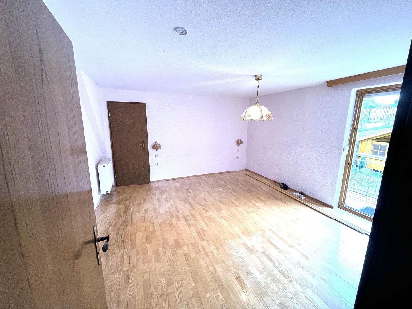 Prodej domu 160 m², pozemek 771 m², Bergmannstraße 16, Au in der Hallertau, Bavorsko Prodej domu 160 m², pozemek 771 m², Bergmannstraße 16, Au in der Hallertau, Bavorsko