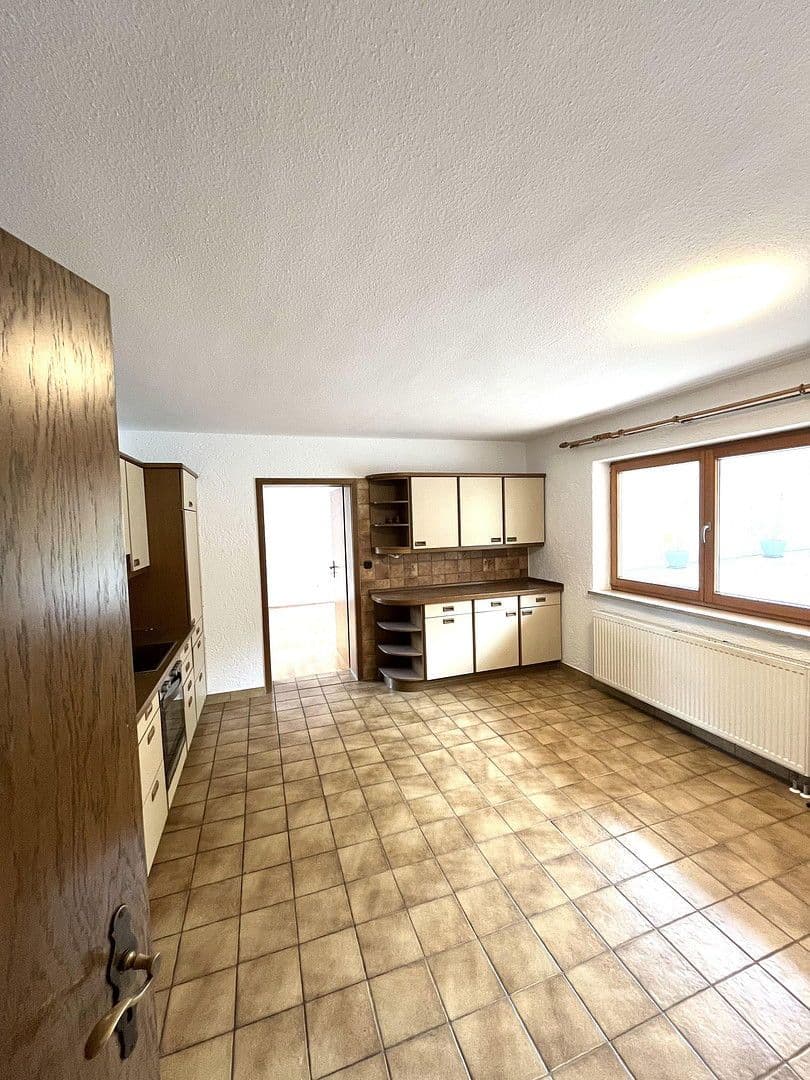 Prodej domu 160 m², pozemek 771 m², Bergmannstraße 16, Au in der Hallertau, Bavorsko Prodej domu 160 m², pozemek 771 m², Bergmannstraße 16, Au in der Hallertau, Bavorsko
