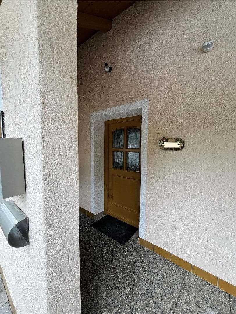 Prodej domu 160 m², pozemek 771 m², Bergmannstraße 16, Au in der Hallertau, Bavorsko Prodej domu 160 m², pozemek 771 m², Bergmannstraße 16, Au in der Hallertau, Bavorsko