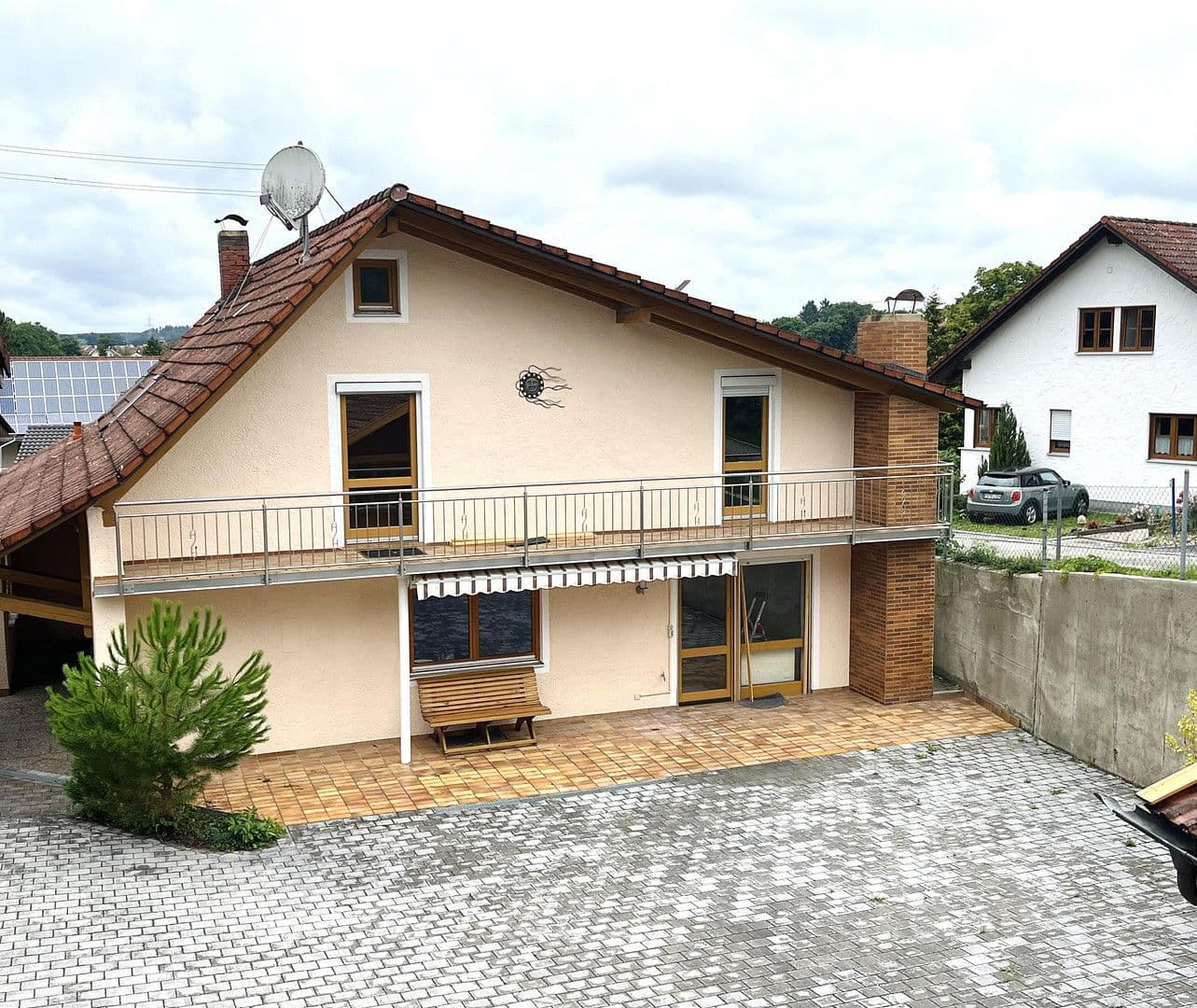 Prodej domu 160 m², pozemek 771 m², Bergmannstraße 16, Au in der Hallertau, Bavorsko Prodej domu 160 m², pozemek 771 m², Bergmannstraße 16, Au in der Hallertau, Bavorsko