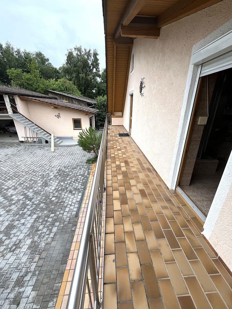 Prodej domu 160 m², pozemek 771 m², Bergmannstraße 16, Au in der Hallertau, Bavorsko Prodej domu 160 m², pozemek 771 m², Bergmannstraße 16, Au in der Hallertau, Bavorsko