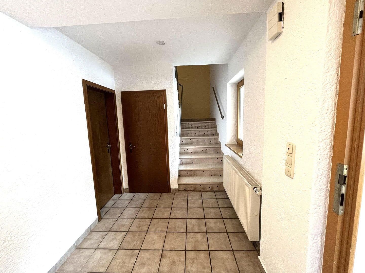 Prodej domu 160 m², pozemek 771 m², Bergmannstraße 16, Au in der Hallertau, Bavorsko Prodej domu 160 m², pozemek 771 m², Bergmannstraße 16, Au in der Hallertau, Bavorsko