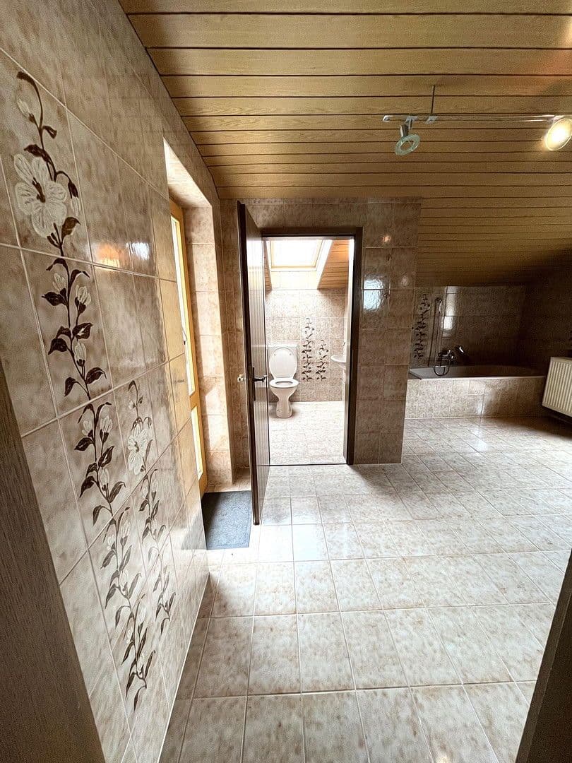 Prodej domu 160 m², pozemek 771 m², Bergmannstraße 16, Au in der Hallertau, Bavorsko Prodej domu 160 m², pozemek 771 m², Bergmannstraße 16, Au in der Hallertau, Bavorsko