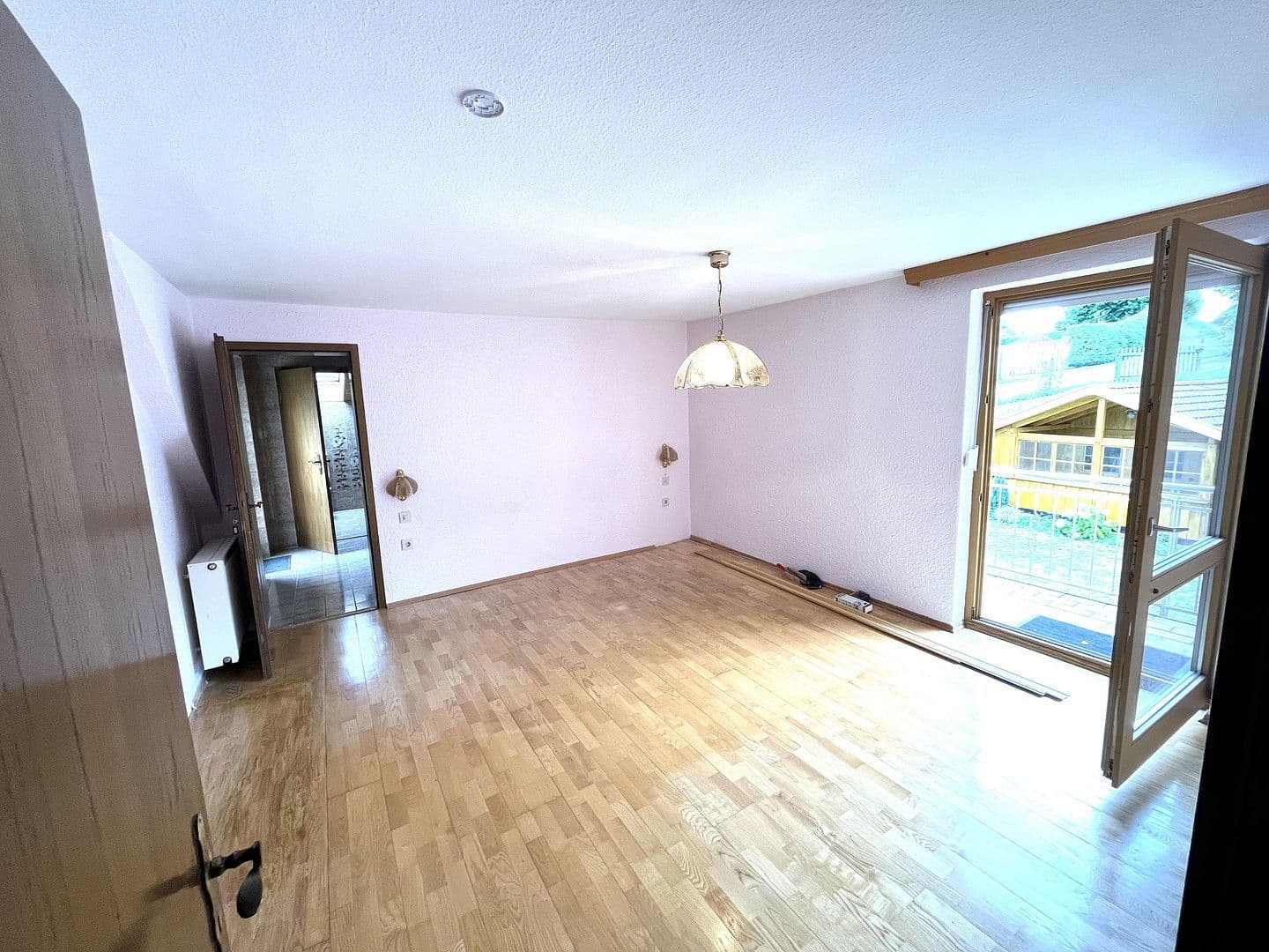 Prodej domu 160 m², pozemek 771 m², Bergmannstraße 16, Au in der Hallertau, Bavorsko Prodej domu 160 m², pozemek 771 m², Bergmannstraße 16, Au in der Hallertau, Bavorsko