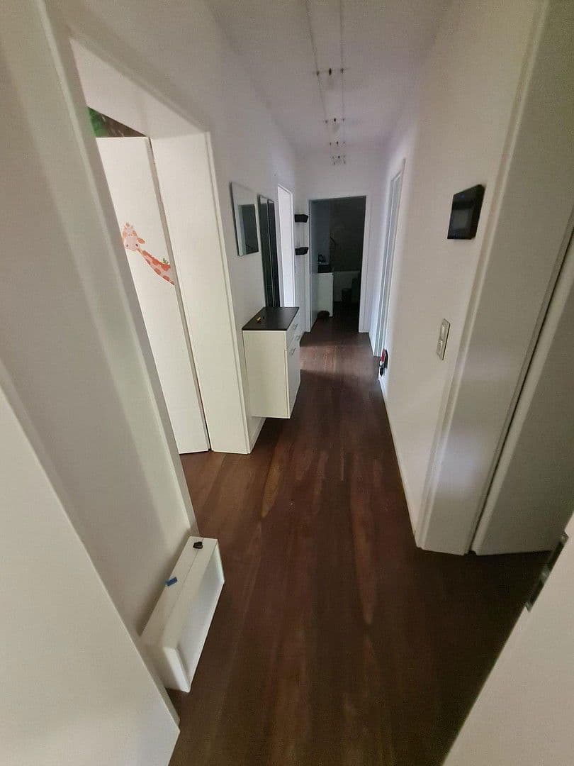 Prodej domu 185 m², pozemek 996 m², Kaiserslautern, Porýní-Falc Prodej domu 185 m², pozemek 996 m², Kaiserslautern, Porýní-Falc