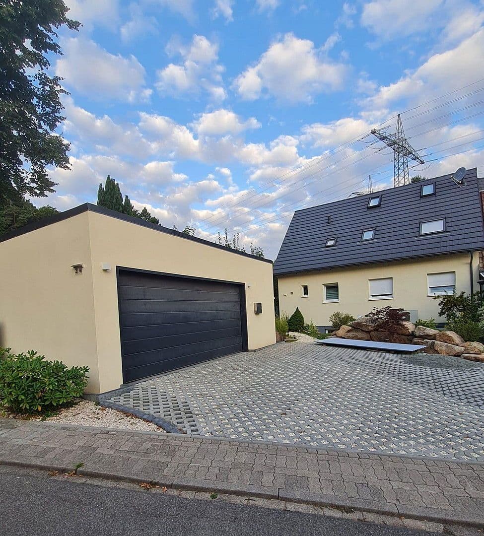 Prodej domu 185 m², pozemek 996 m², Kaiserslautern, Porýní-Falc Prodej domu 185 m², pozemek 996 m², Kaiserslautern, Porýní-Falc