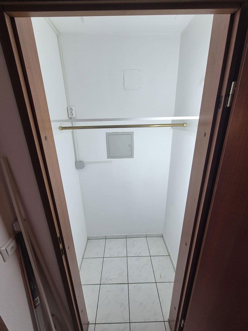 Pronájem bytu 3+1 104 m², Akademiestraße, 18, Karlsruhe, Bádensko-Württembersko Pronájem bytu 3+1 104 m², Akademiestraße, 18, Karlsruhe, Bádensko-Württembersko