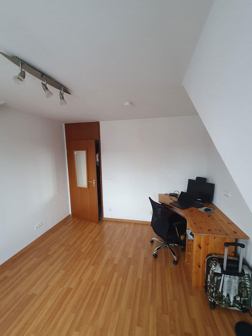 Pronájem bytu 3+1 104 m², Akademiestraße, 18, Karlsruhe, Bádensko-Württembersko Pronájem bytu 3+1 104 m², Akademiestraße, 18, Karlsruhe, Bádensko-Württembersko