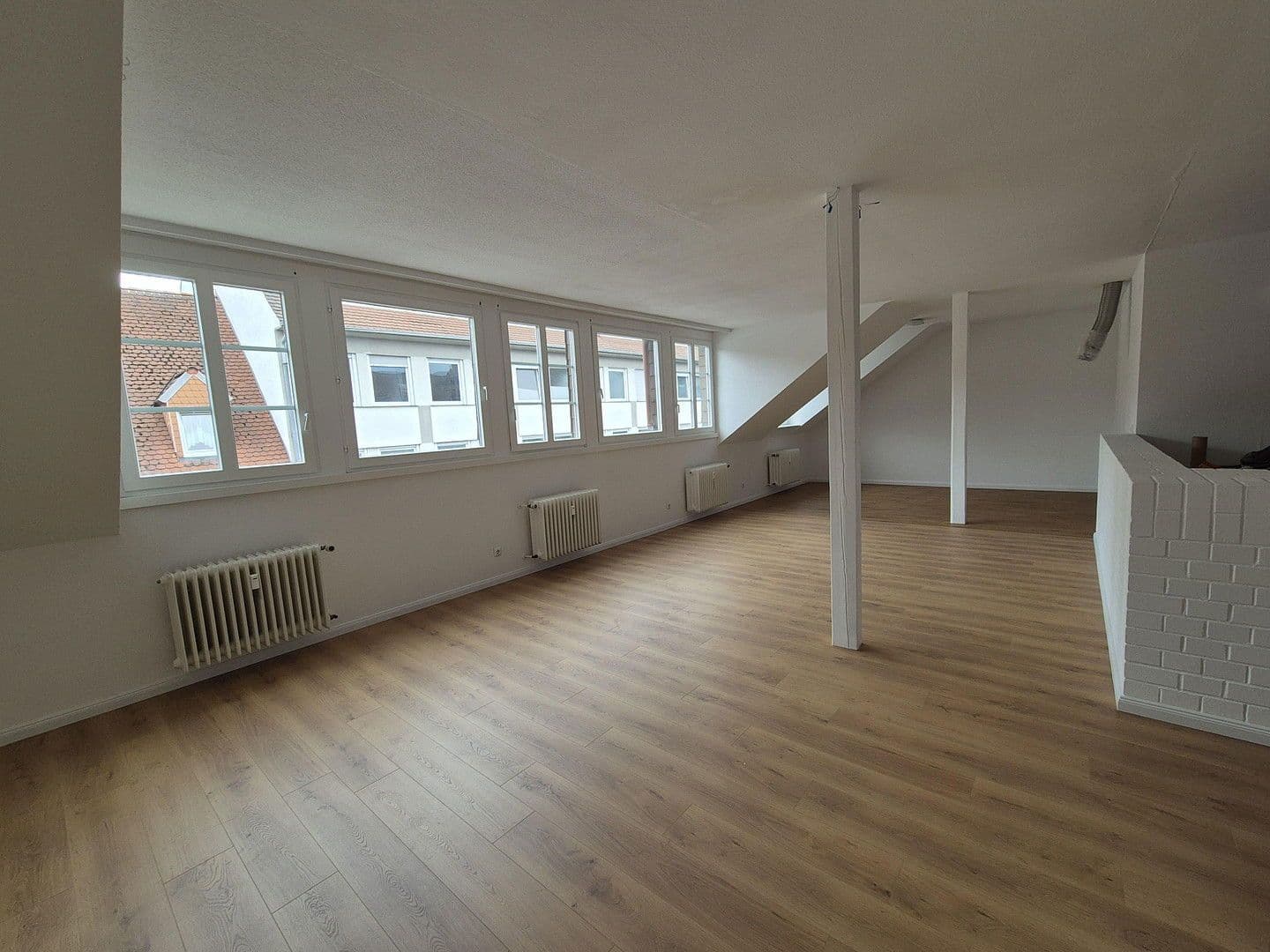 Pronájem bytu 3+1 104 m², Akademiestraße, 18, Karlsruhe, Bádensko-Württembersko Pronájem bytu 3+1 104 m², Akademiestraße, 18, Karlsruhe, Bádensko-Württembersko
