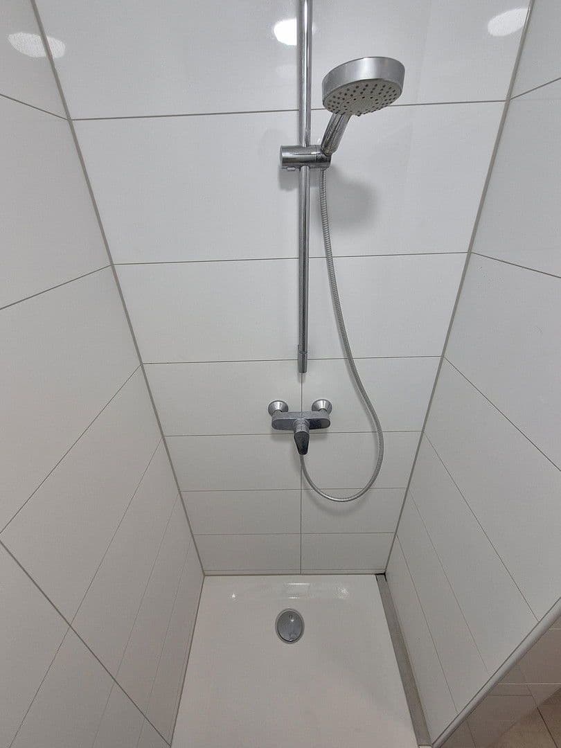 Pronájem bytu 3+1 104 m², Akademiestraße, 18, Karlsruhe, Bádensko-Württembersko Pronájem bytu 3+1 104 m², Akademiestraße, 18, Karlsruhe, Bádensko-Württembersko