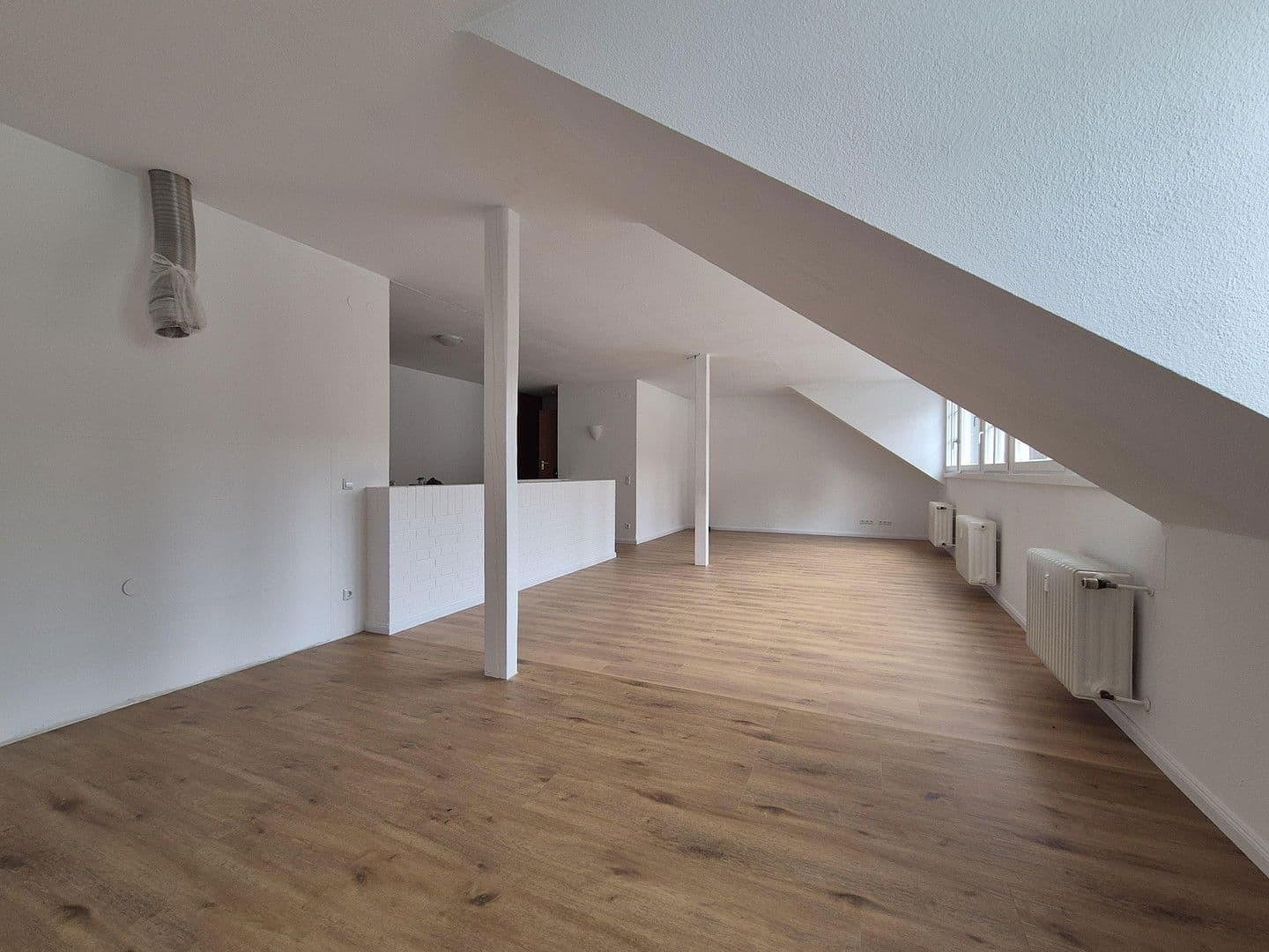 Pronájem bytu 3+1 104 m², Akademiestraße, 18, Karlsruhe, Bádensko-Württembersko Pronájem bytu 3+1 104 m², Akademiestraße, 18, Karlsruhe, Bádensko-Württembersko