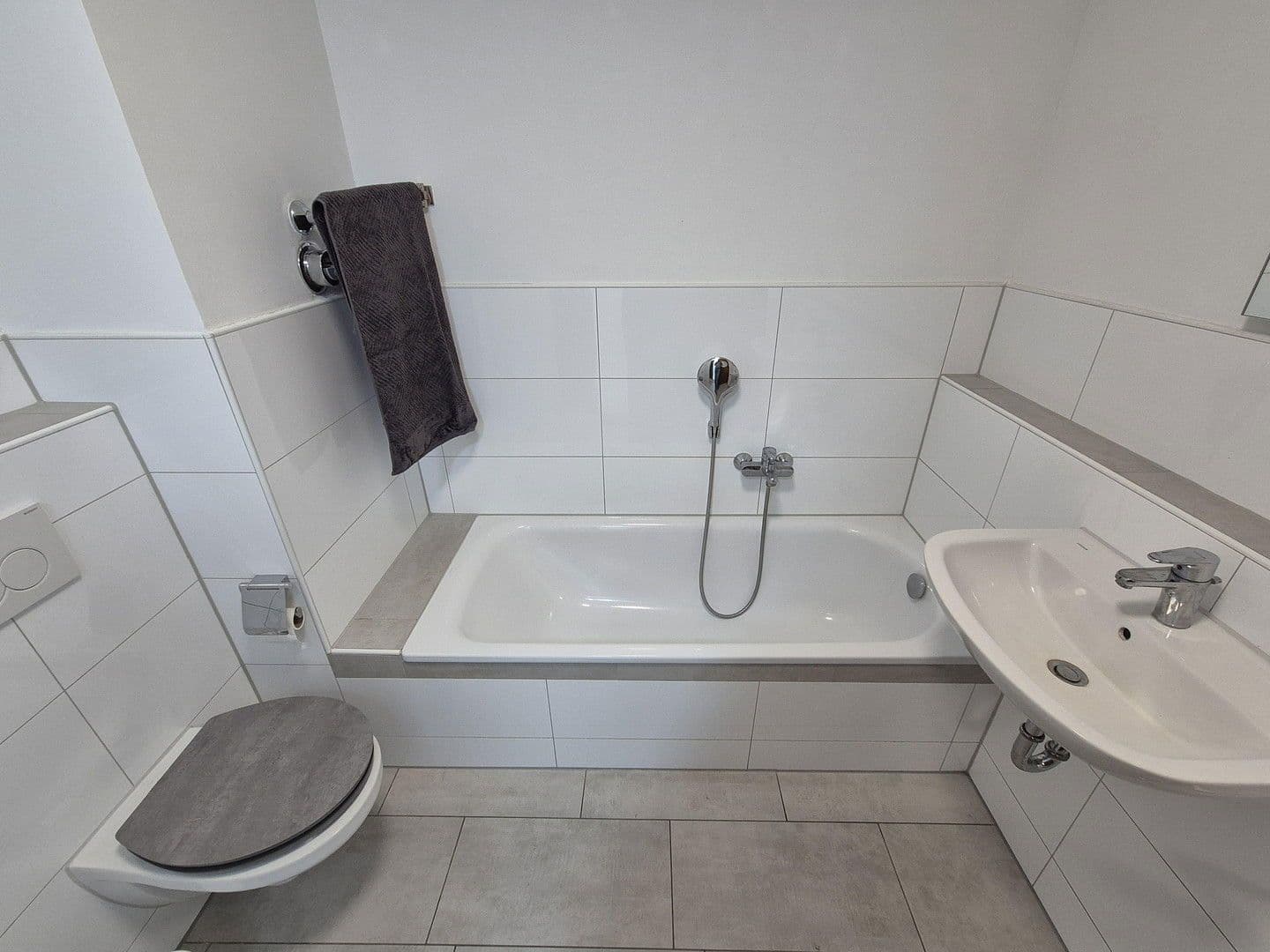 Pronájem bytu 3+1 104 m², Akademiestraße, 18, Karlsruhe, Bádensko-Württembersko Pronájem bytu 3+1 104 m², Akademiestraße, 18, Karlsruhe, Bádensko-Württembersko