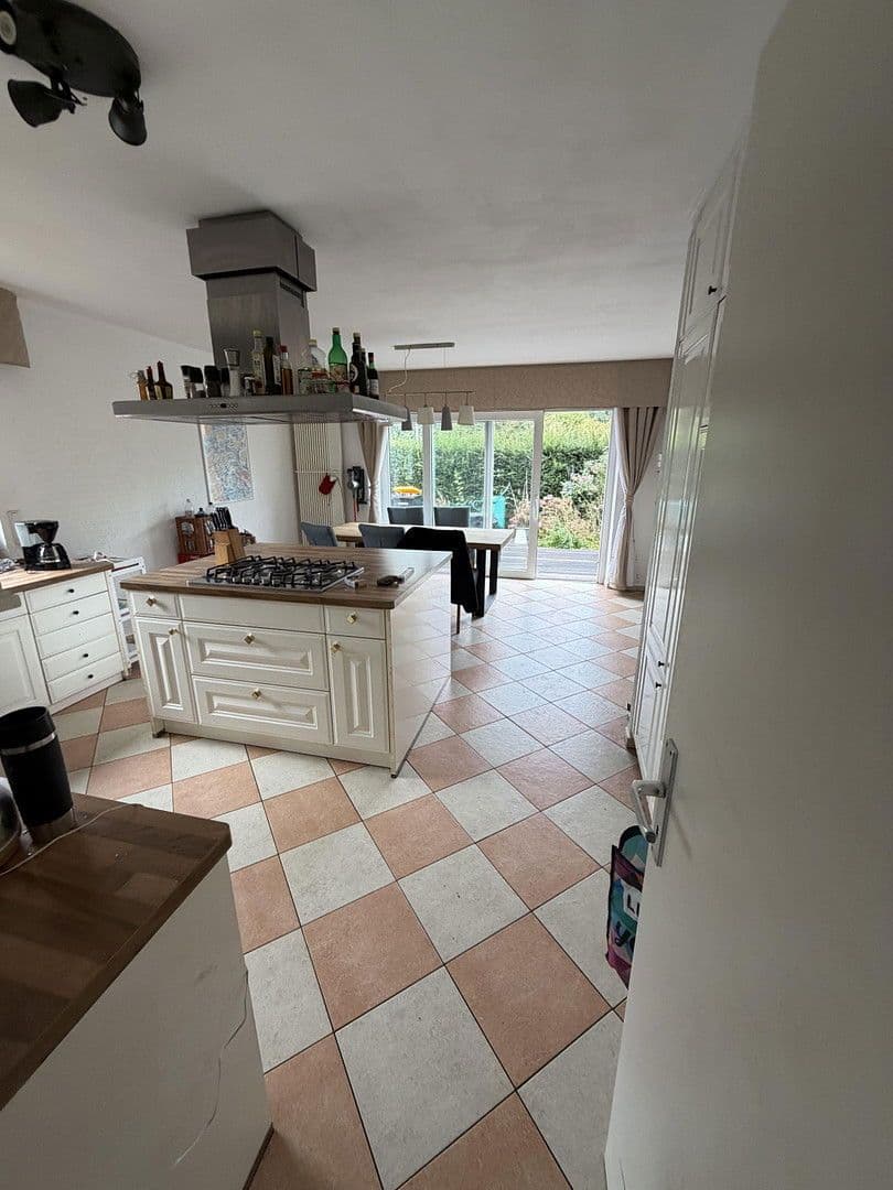 Prodej domu 174 m², pozemek 611 m², Elmshorn, Šlesvicko-Holštýnsko Prodej domu 174 m², pozemek 611 m², Elmshorn, Šlesvicko-Holštýnsko