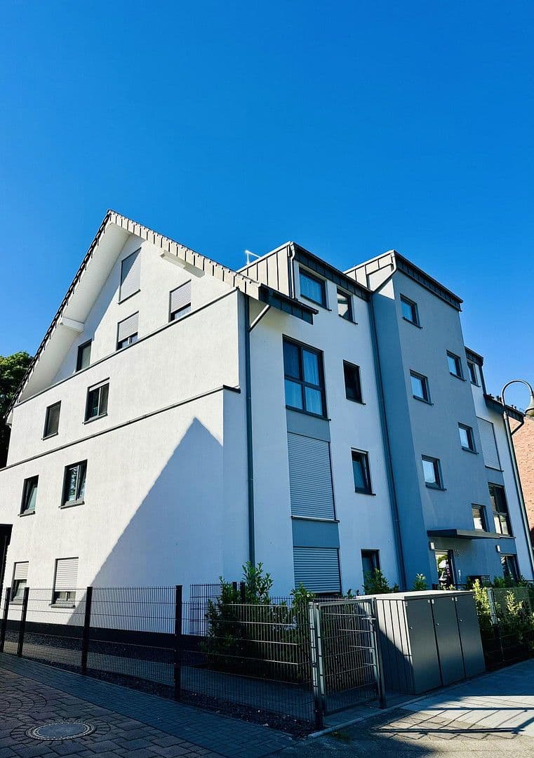 Prodej domu 854 m², pozemek 1.382 m², Düsseldorf, Severní Porýní-Vestfálsko Prodej domu 854 m², pozemek 1.382 m², Düsseldorf, Severní Porýní-Vestfálsko