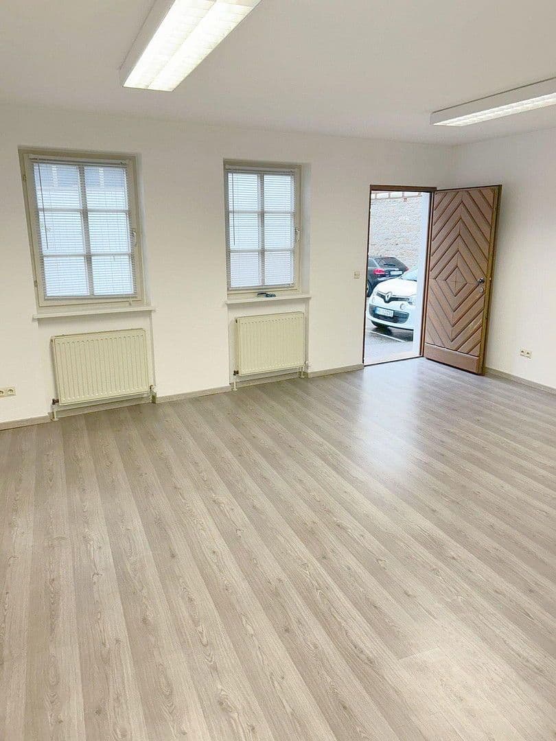 Pronájem kanceláře 43 m², Bad Wimpfen, Bádensko-Württembersko Pronájem kanceláře 43 m², Bad Wimpfen, Bádensko-Württembersko